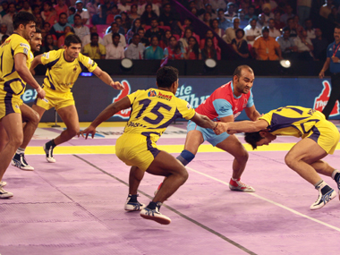 Pro Kabaddi: Jaipur Pink Panthers' abysmal form continues against Titans; Bengaluru drub Delhi Pro Kabaddi: Jaipur Pink Panthers' abysmal form continues against Titans; Bengaluru drub Delhi