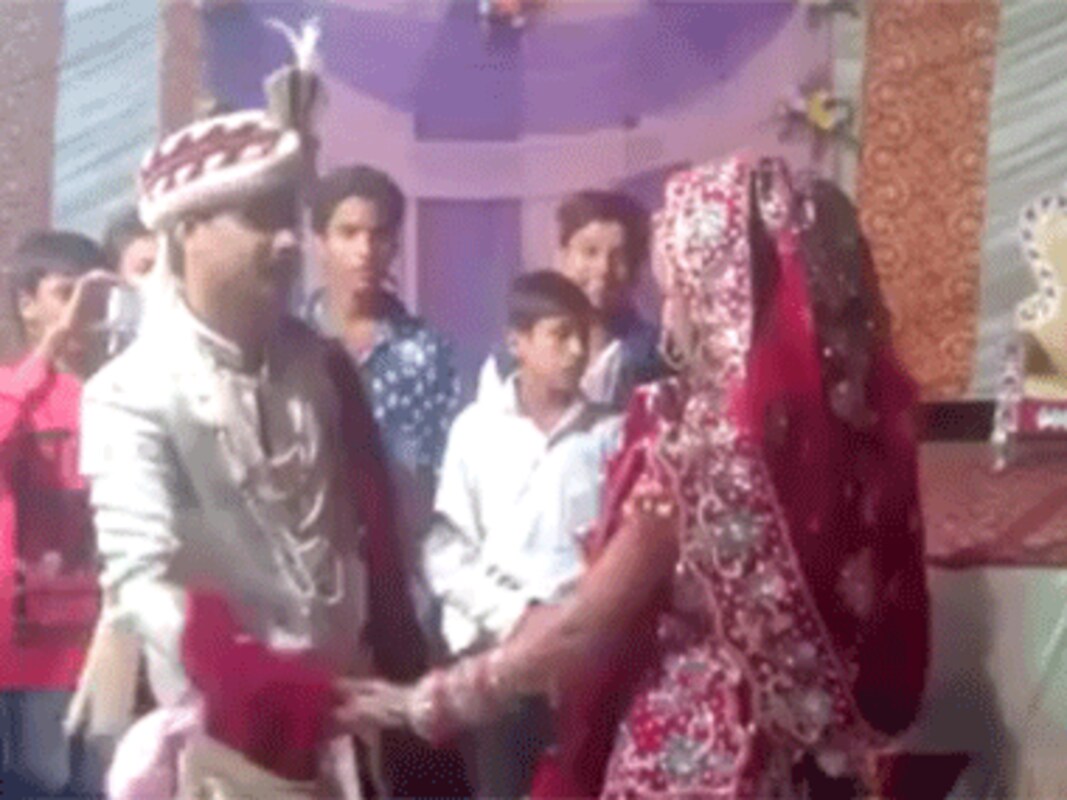 Watch: Groom's ridiculous dance routine to Tum Hi Ho goes viral on social  media-Living News , Firstpost