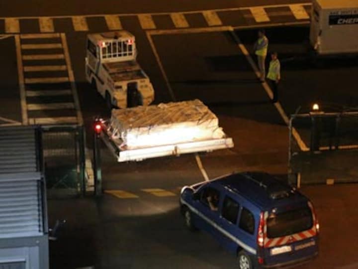 MH370 mystery: Boeing 777 wreckage found in Indian Ocean arrives in France 