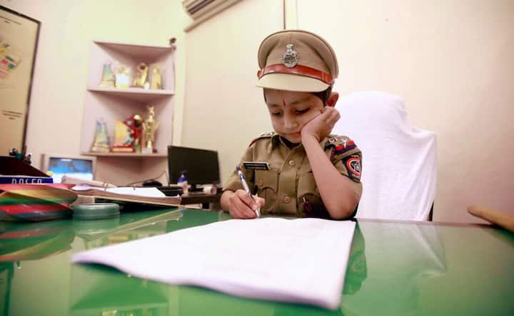 Boy suffering from cancer has wish come true, gets to be police officer for a day Boy suffering from cancer has wish come true, gets to be police officer for a day