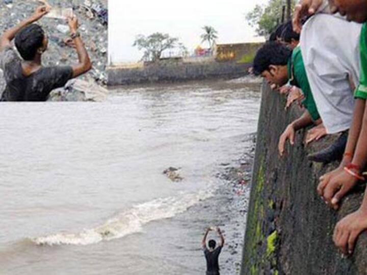 Money, money, money: Rs 1000 notes float around Gateway of India, locals jump to cash in Money, money, money: Rs 1000 notes float around Gateway of India, locals jump to cash in