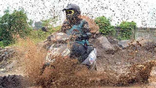 2015 Gulf Monsoon Scooter Rally: Team Mahindra's Shamim Khan takes fourth victory 2015 Gulf Monsoon Scooter Rally: Team Mahindra's Shamim Khan takes fourth victory