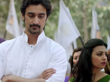 Kaun Kitney Paani Mein review: Radhika Apte, Saurabh Shukla keep this satire afloat Kaun Kitney Paani Mein review: Radhika Apte, Saurabh Shukla keep this satire afloat