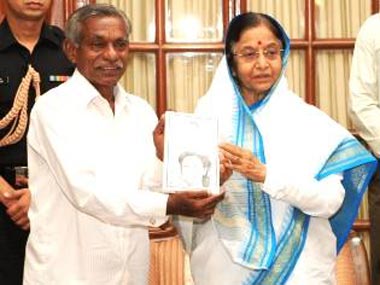 New Delhi's most famous tea seller: Meet Laxman Rao, chaiwallah by day, author by night New Delhi's most famous tea seller: Meet Laxman Rao, chaiwallah by day, author by night