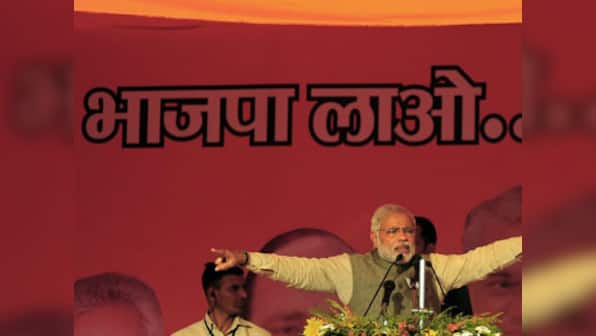 Nine-yard poll ad: Bihari workers in Surat to send home saris with Modi pictures