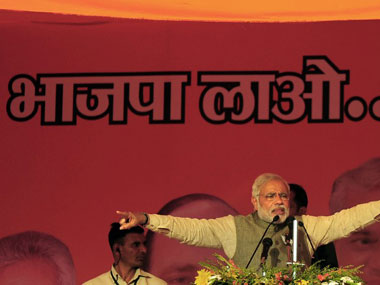 Nine-yard poll ad: Bihari workers in Surat to send home saris with Modi pictures Nine-yard poll ad: Bihari workers in Surat to send home saris with Modi pictures