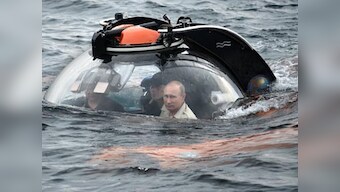 Valiant Vladimir: In latest stunt, Putin explores shipwreck in mini-submarine