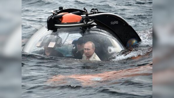 Valiant Vladimir: In latest stunt, Putin explores shipwreck in mini-submarine