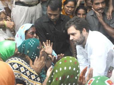 Rahul Gandhi meets families affected by Pakistan shelling in Jammu and Kashmir Rahul Gandhi meets families affected by Pakistan shelling in Jammu and Kashmir