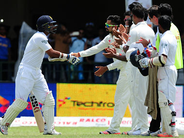 India team gives guard of honour to retiring Sangakkara India team gives guard of honour to retiring Sangakkara