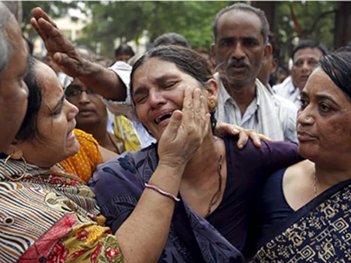 Patel agitation: Will fight till the end for justice, says mother at funeral of Shwetang Patel