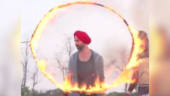 Khiladi on fire: Watch Akshay Kumar nearly escape an accident on the sets of 'Singh is Bling'