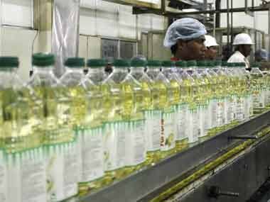 Vegetable oil imports fall 13 % to 9.12 lakh tonnes in April