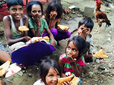 War-war to chow-chow: On I-Day, another army will feed 1 lakh poor on both sides of Indo-Pak border War-war to chow-chow: On I-Day, another army will feed 1 lakh poor on both sides of Indo-Pak border