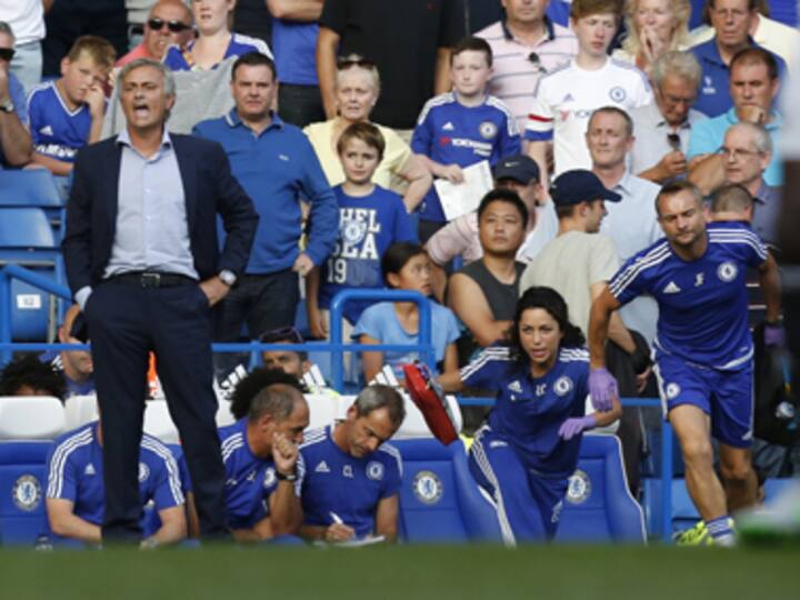 Chelsea manager Jose Mourinho under fire over team doctor Eva Carneiro's treatment