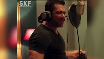 Watch: Salman Khan sings ‘Main Hoon Hero Tera’ for Sooraj Pancholi, Athiya Shetty's ‘Hero’ 