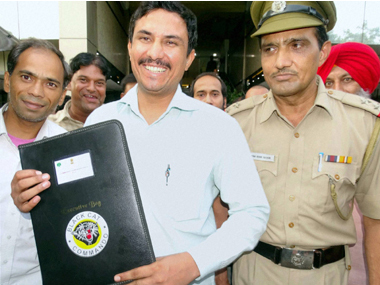 AAP MLA Surinder Singh granted bail in case of assault on NDMC employee AAP MLA Surinder Singh granted bail in case of assault on NDMC employee