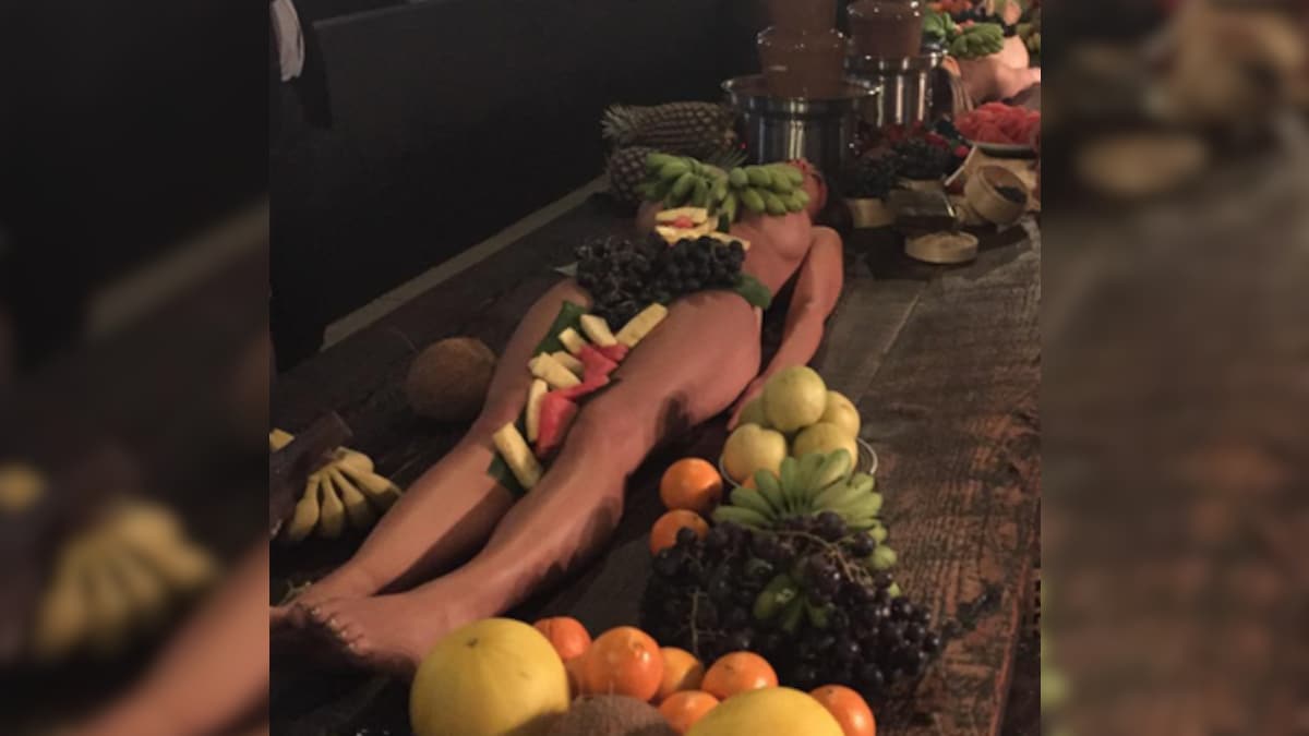 Sydney bar turns naked women into fruit platters, and they are not alone! –  Firstpost