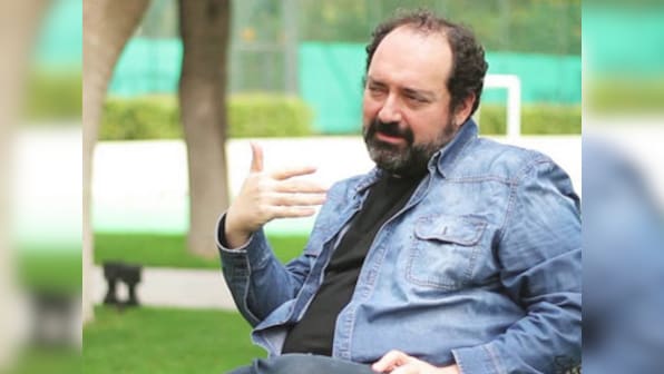What a boss! CEO gives more than £1,50,000  to each employee after selling his company