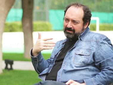 What a boss! CEO gives more than £1,50,000  to each employee after selling his company