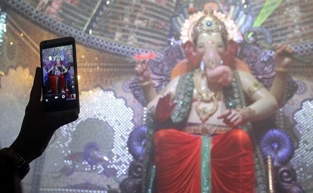 Ahead Of Ganesh Chaturthi Take A Look At Mumbais Iconic Lalbaugcha Raja Photos News Firstpost 3939