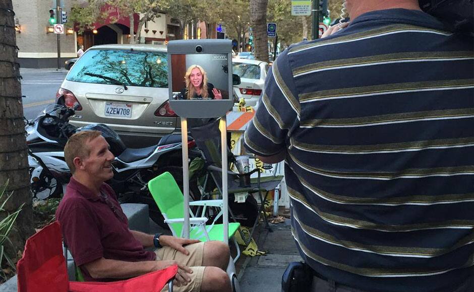 09_first-customers-in-the-world-to-buy-an-iPhone-6s.-