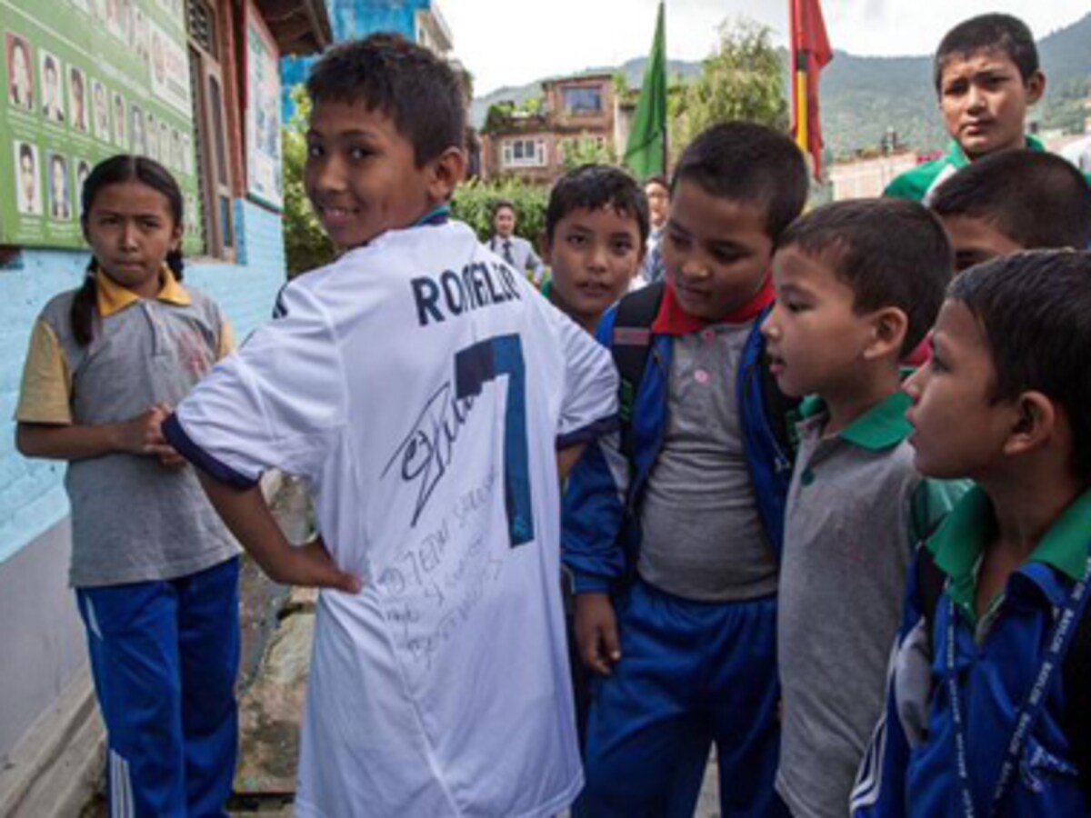 Cristiano Ronaldo surprises 13-year-old Nepal earthquake victim