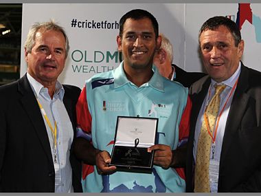 Captain Dhoni's heroics in charity T20 earn Indian Army 20,000 pounds Captain Dhoni's heroics in charity T20 earn Indian Army 20,000 pounds