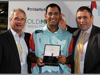 Captain Dhoni's heroics in charity T20 earn Indian Army 20,000 pounds