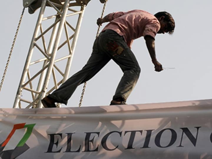 EC transfers Bihar Home Secy, 9 district magistrates, 7 police officials ahead of state polls