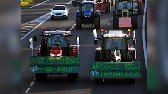 Angry French farmers stage 1,000-strong tractor protest in Paris