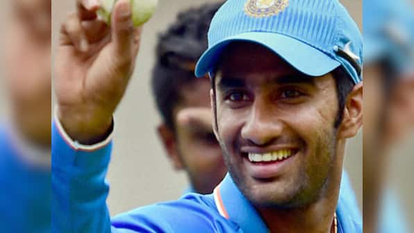 India vs South Africa: Instead of complaining, Dhoni should consider blooding new players
