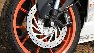 Government of India makes ABS and CBS mandatory on all two-wheelers by April 2018