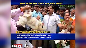 Mumbai meat ban turns political: Shiv Sena and MNS sell meat on the street