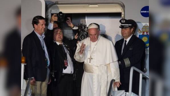 Pope Francis concludes US tour with big open-air mass
