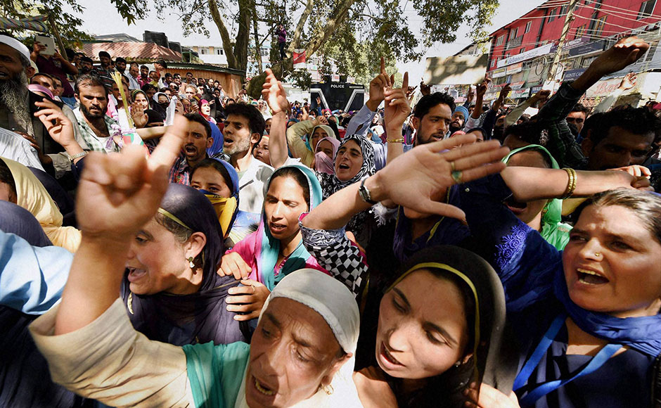 Violent Clashes Erupt In West Bengal As Trade Unions Go On Nationwide ...