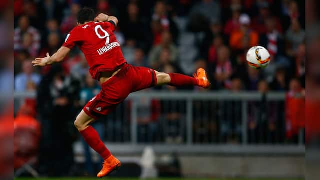 Super Lewandowski fires 5 goals in 9 minutes to steal win for Bayern ...