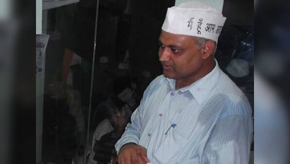 Delhi Police arrive at Somnath Bharti's residence, detain the AAP leader's assistant