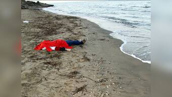 Syrian migrant boat capsize: Image of toddler sparks outrage on social media