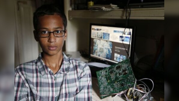 Richard Dawkins sparks controversy, slams schoolboy Ahmed for 'pretending to invent' clock