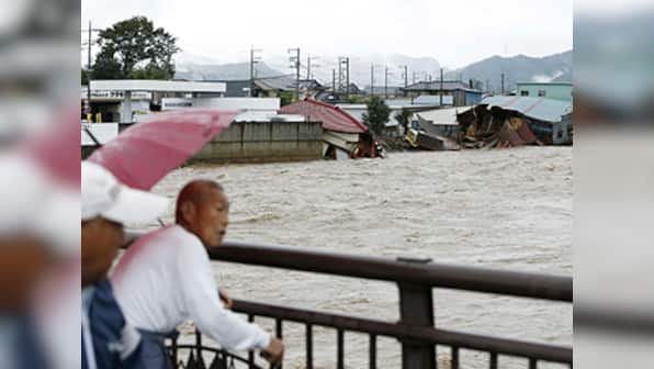 Several thousand people ordered to leaves homes after floods hit Japan