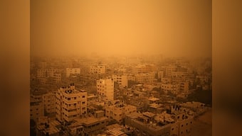At least eight people dead, hundreds affected as deadly sandstorm engulfs Middle East