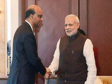 After Modi pulls Zuckerberg aside for camera, Twitter responds with #ModiFindsCamera After Modi pulls Zuckerberg aside for camera, Twitter responds with #ModiFindsCamera