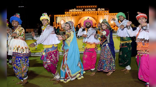 Garba grooves in full swing as Navratri celebrations take stage in ...