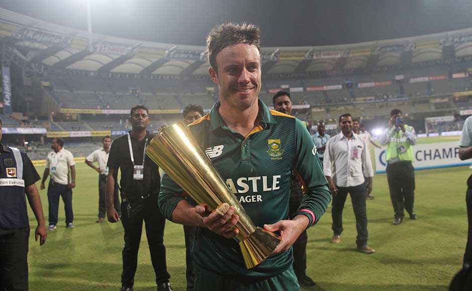 South African captain A.B. de Villiers, holds the series trophy after their victory against India in the final one-day international cricket match of a five-game series in Mumbai, India, Sunday, Oct. 25, 2015. South Africa won by 214 runs to clinch the series 3-2.(AP Photo/Rafiq Maqbool)