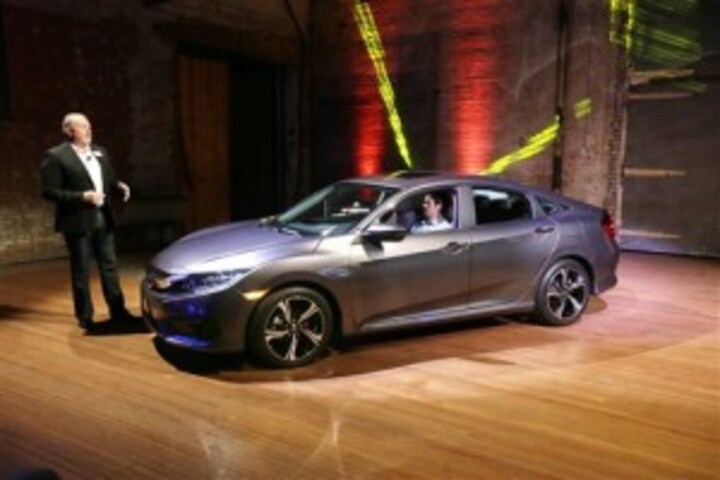 Honda recalling 143,000 Civics, Fits to fix faulty software 