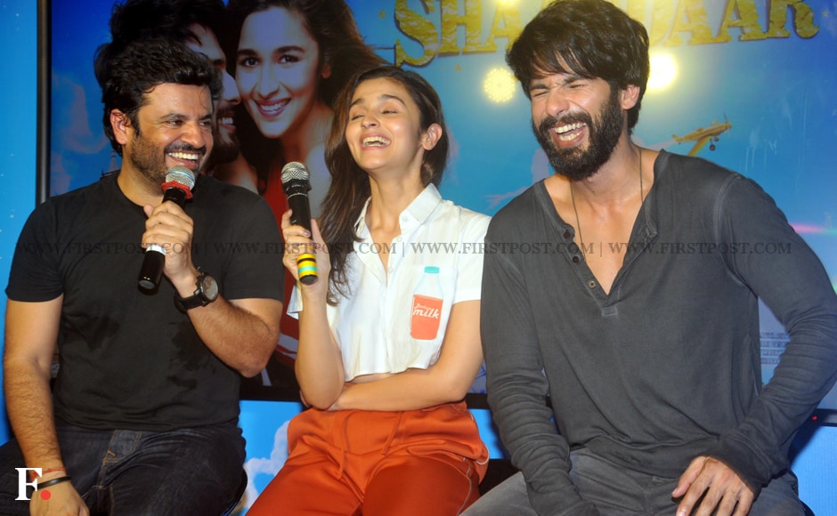 940px x 580px - Alia Bhatt, Shahid Kapoor, Vikas Bahl at the song launch of Shandaar's  'Neend Na Mujhko' - Photos News , Firstpost