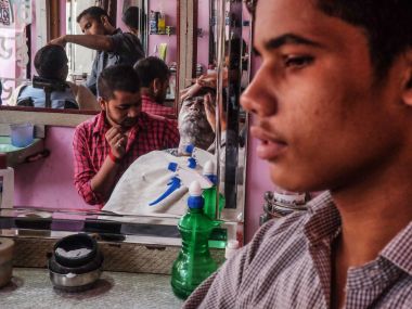 'Hindus don't cut hair on Tuesday': Muslim barber told to shut shop, triggers riot in Mangalore village 'Hindus don't cut hair on Tuesday': Muslim barber told to shut shop, triggers riot in Mangalore village