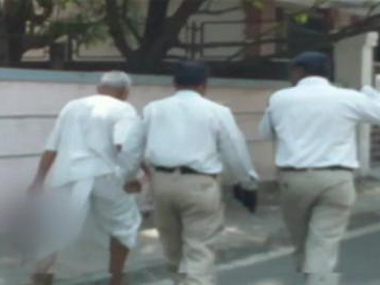 Pune shocker: Man beheads wife, walks on road with her head Pune shocker: Man beheads wife, walks on road with her head