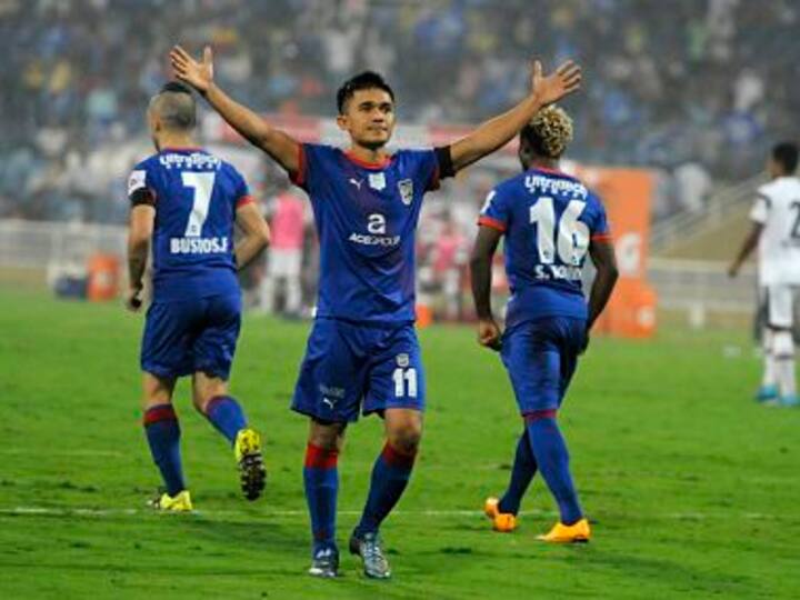 ISL 2015: Sunil Chhetri 'exceeding expectations' as Mumbai City's tournament comes alive
